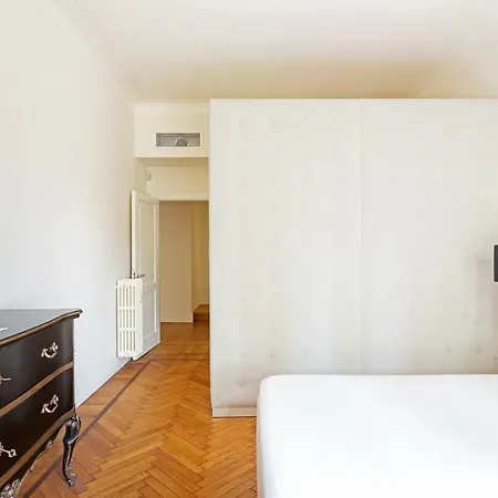 شقة Via Fabio Filzi Ii By Onefinestay *