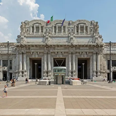 Via Fabio Filzi Ii By Onefinestay شقة